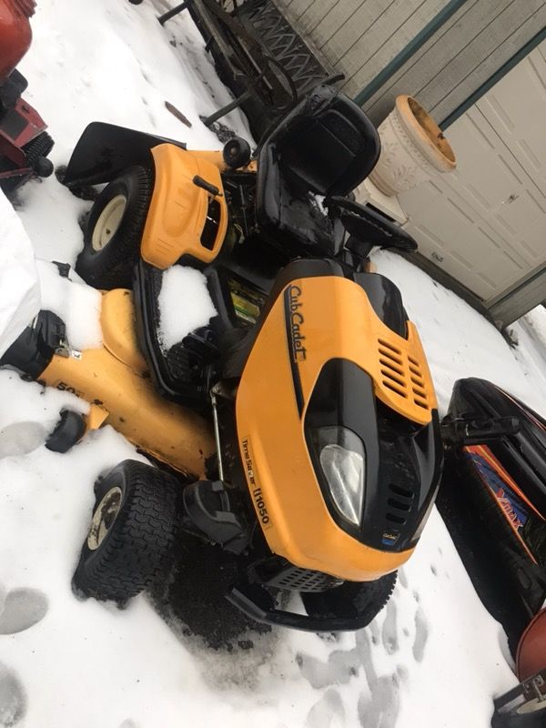 Cub Cadet i1050 Zero Turn