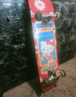 Hello Kitty Skateboard