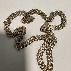 14k Gold Italy 24" Necklace 8mm