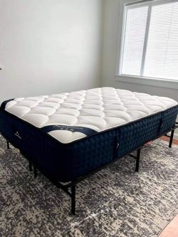Queen Dreamcloud Hybrid Mattress *delivery*