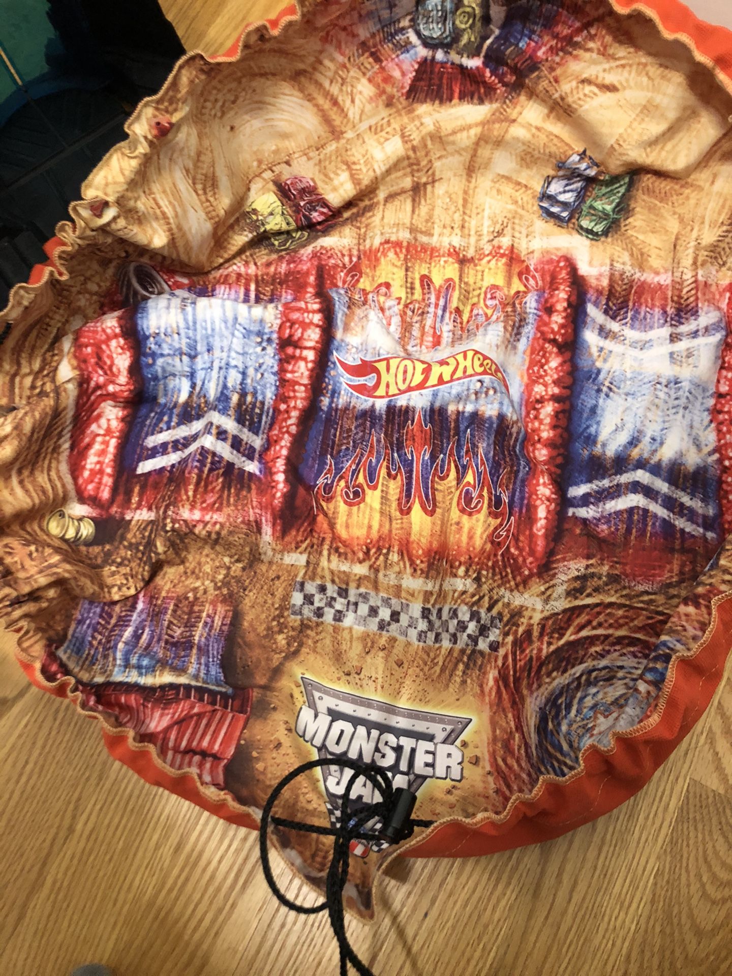 Monster truck draw string mat