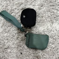 Lulu Lemon Wristlet |Christmas present 