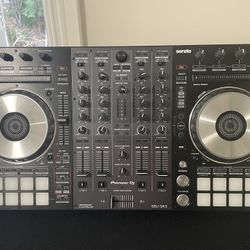 Pioneer DDJ-SX3 DJ Controller + Pro Travel Case