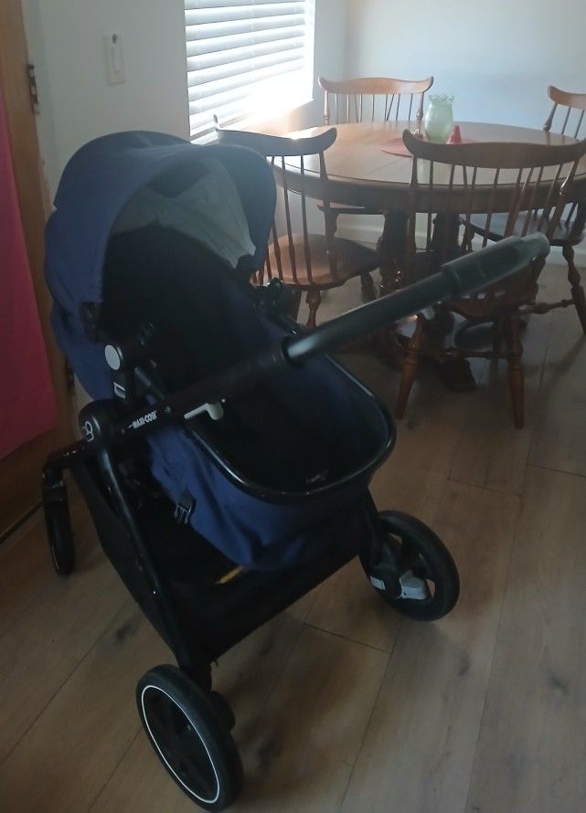 Maxi Cosi Convertible Bassinet Stroller
