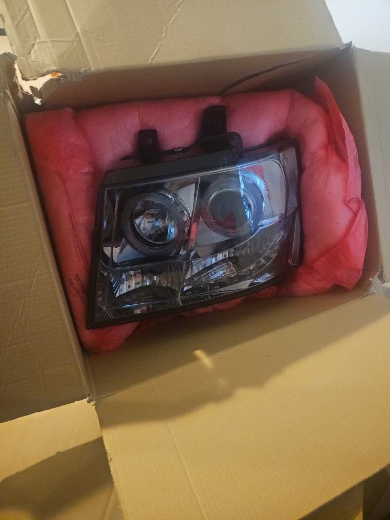 2010 Helo Headlights For A 2010 Chevy Tahoe