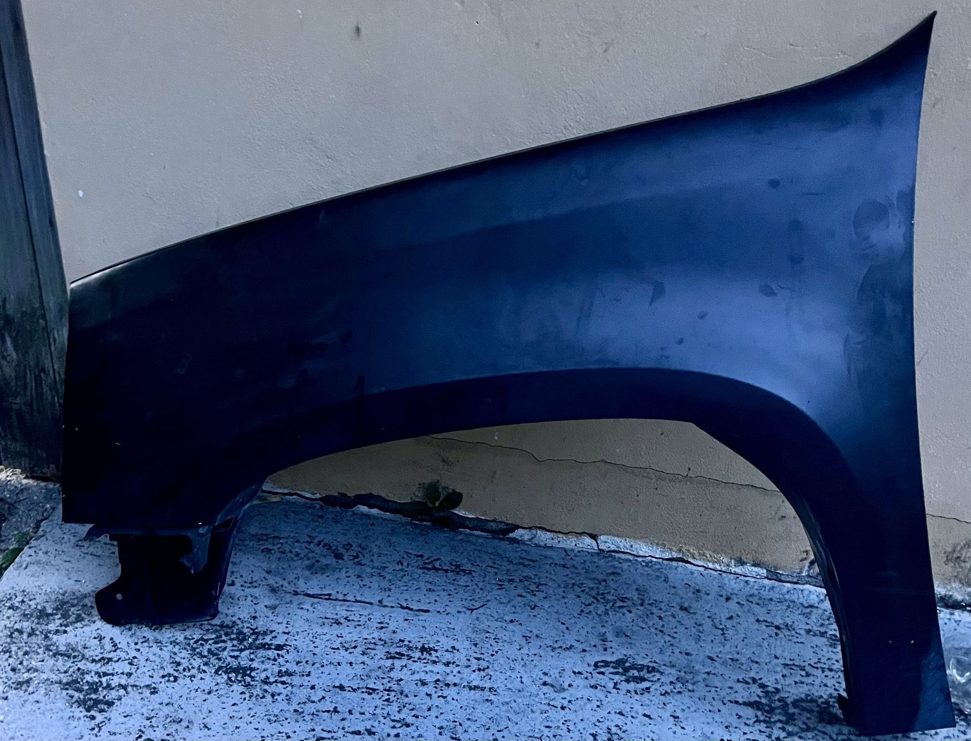 Yukon Tahoe Silverado Sierra Suburban. GMC Chevy Passenger Fender 2008, 09, 10, 11, 12, and 2013