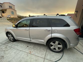 Silver /gray Dodge Journey 2010