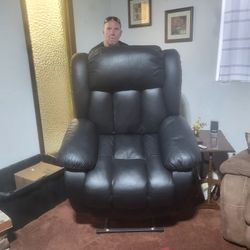 Black Leather Recliner Chair Used Maybe Twice