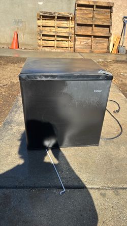 Haier Black Mini Fridge