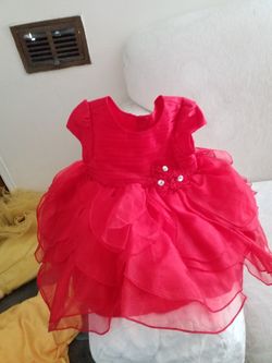 RED LITTLE GIRLS DRESS ( 6-9 MONTHS )