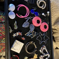 Lots Of Jewelry 