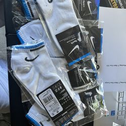 6 Pairs of Nike Socks $18 - No Exceptions !! 