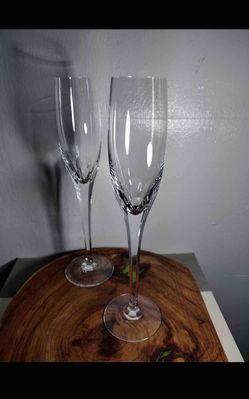 FINE CUT CRYSTAL CHAMPAGNE FLUTE GLASSES SET OF 2/ 11" - V39