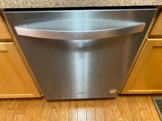 Whirlpool Stainless Steel Built-In Dishwasher