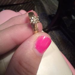 Size 8 Women's Gold Diamond Cluster Ring