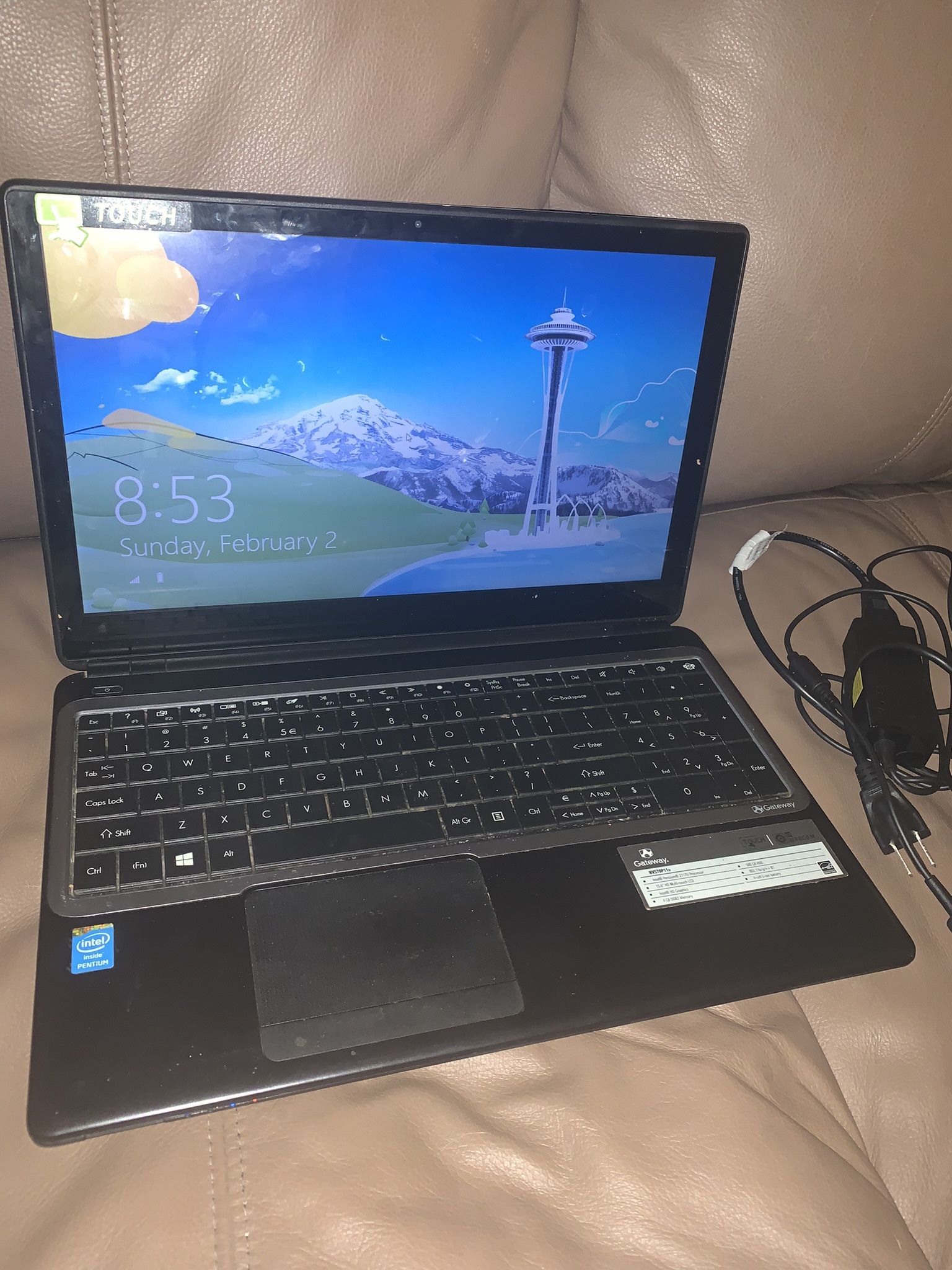 Gateway NV570P11U Touchscreen laptop 15.6” Windows 7 Intel Pentium 2117U Processor 4GB Ram 500GB HDD