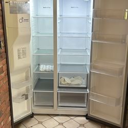 Excellent & Spacious LG Fridge 