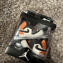 Jordan 1 STARFISH crib 