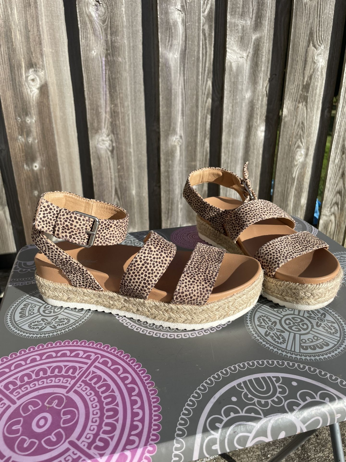 Sandals, Size 7
