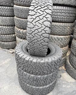 275/70/18 Bfgoodrich Selling a set of 4 tires in excellent condition 🫡
