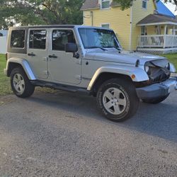 Jeep Sahara Wrangler Unlimited  2010 4x4  