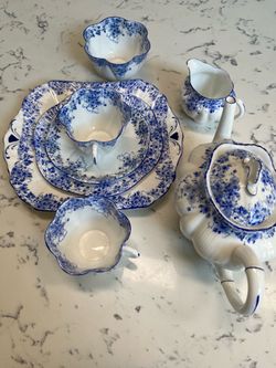 SHELLEY ‘Dainty Blue’ 6 Place Tea Service
