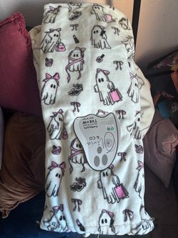 Ghost girly throw blanket