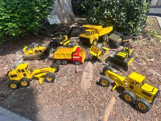 Vintage  Tonka truck fleet