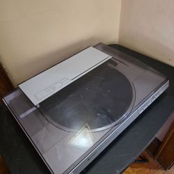 Hitachi HT-L303 Linear Tracker Fully Automatic Turntable