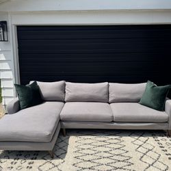 MODERN GREY SECTIONAL COUCH