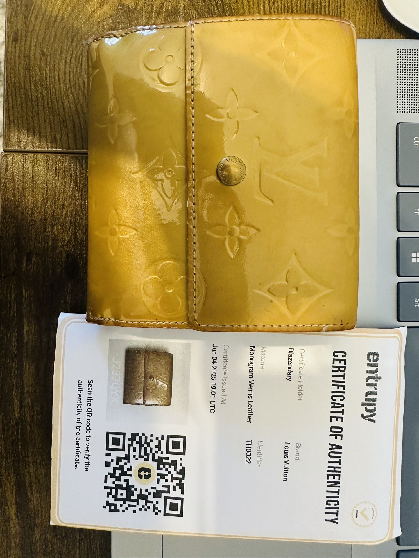 Louis Vuitton Vernis Wallet