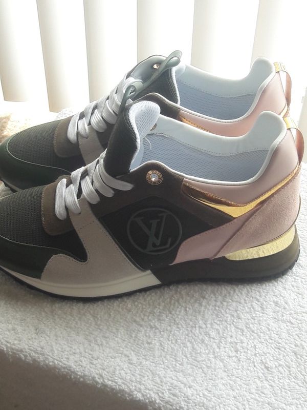 Woman&#39;s Louis Vuitton Running Shose for Sale in Dallas, TX - OfferUp