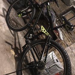 GENESIS INCLINE MOUNTAIN PRO BIKE... OFF-ROAD TRAIL TIRES 21-SPEED BICYCLE 