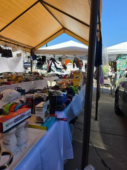 Yard Sale.  Viewpoint Dr and Keen Dr