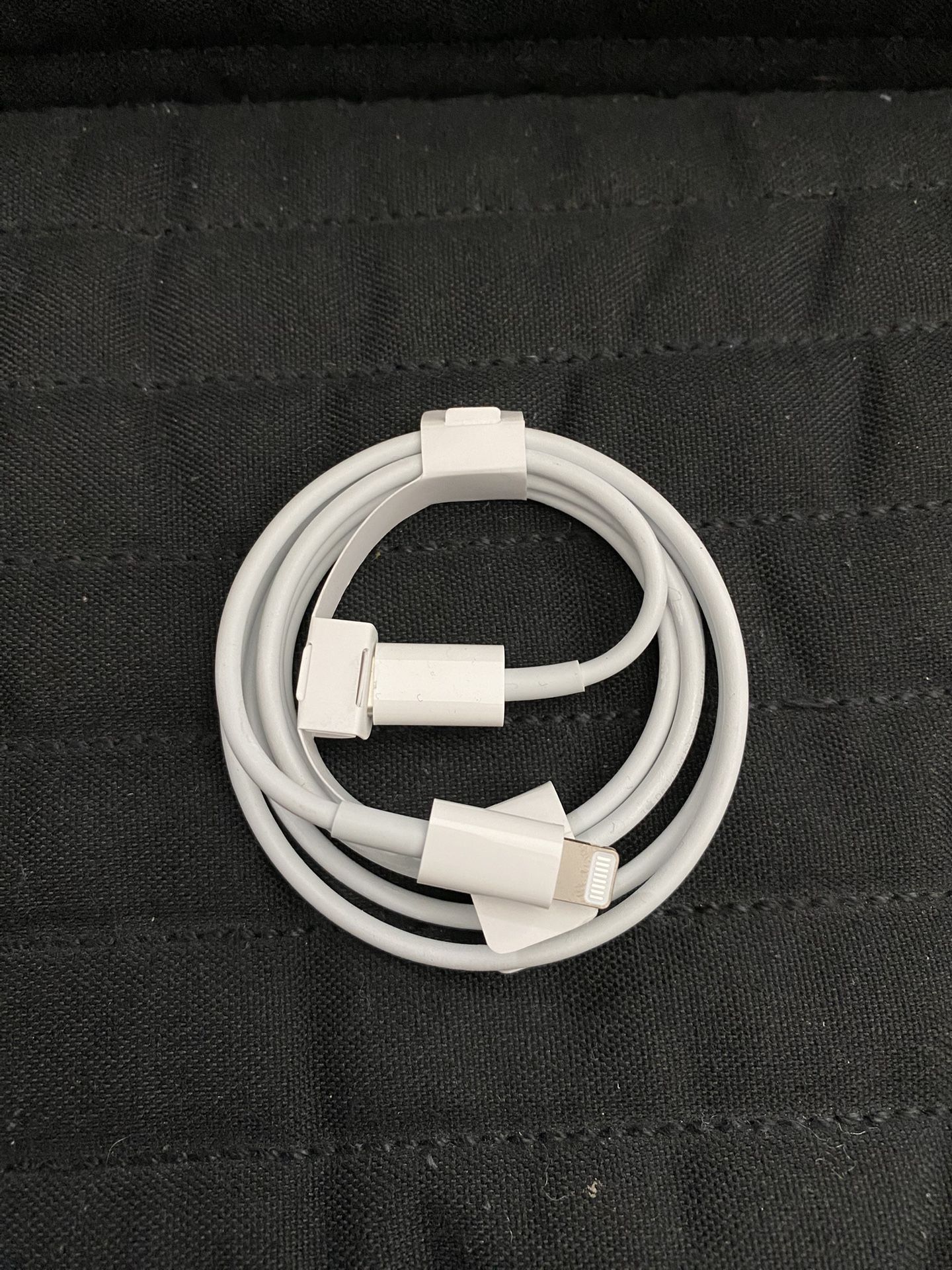 Apple Charging Cable - Lightning to USB-C
