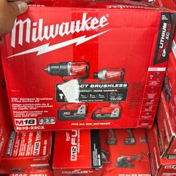 Milwaukee M18 Brushless Combo Hammer Drill And Variable Speed Impact With 2 Batteries And Charger