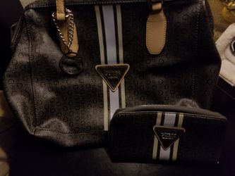 Guess purse