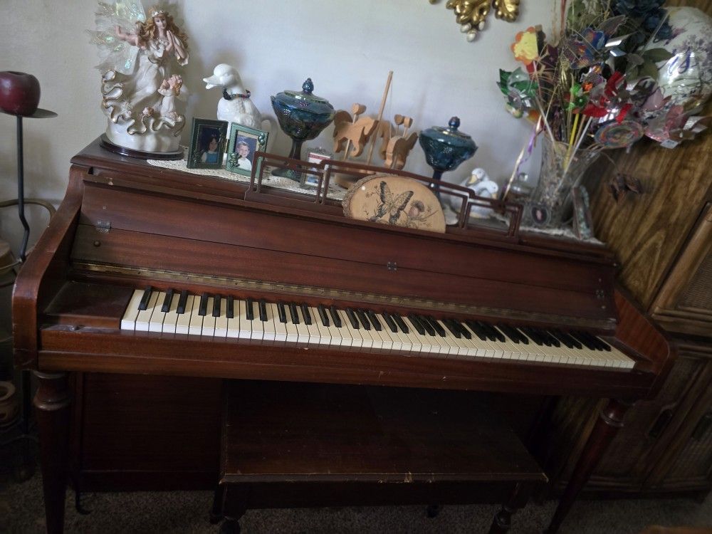 Story Piano
