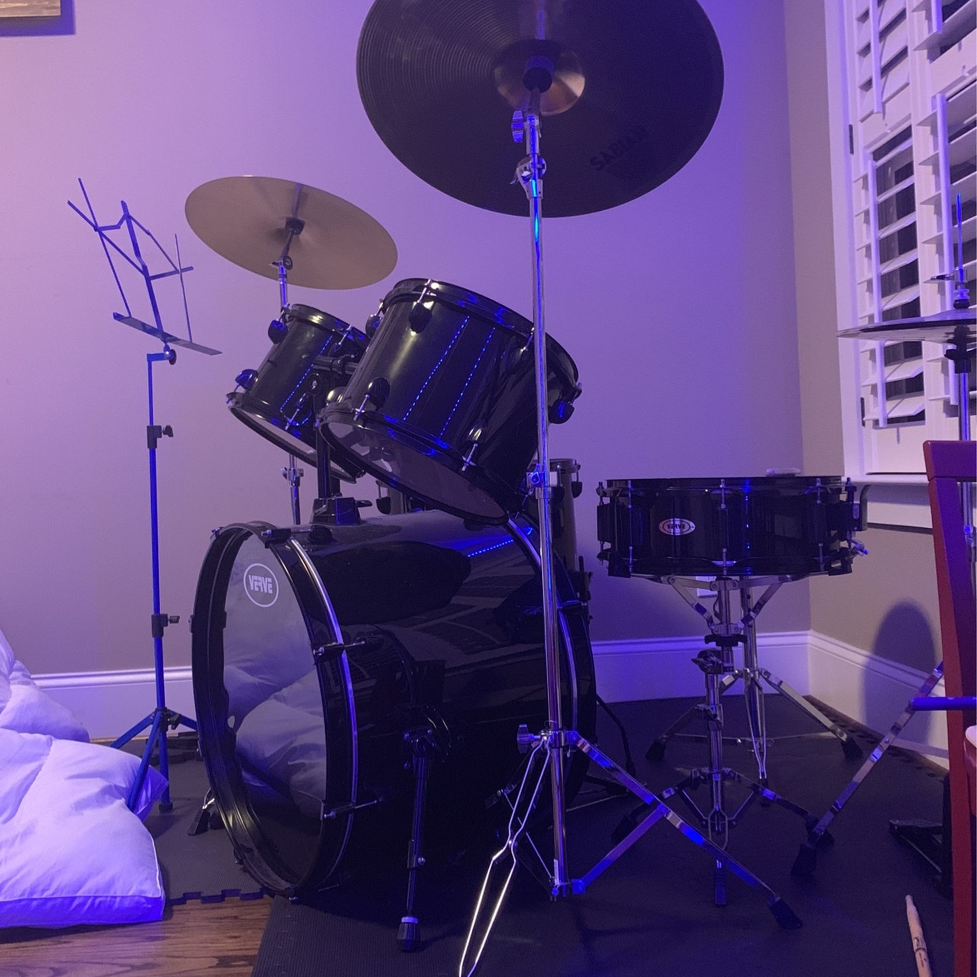 Verve Drum Set With Sabian Symbol