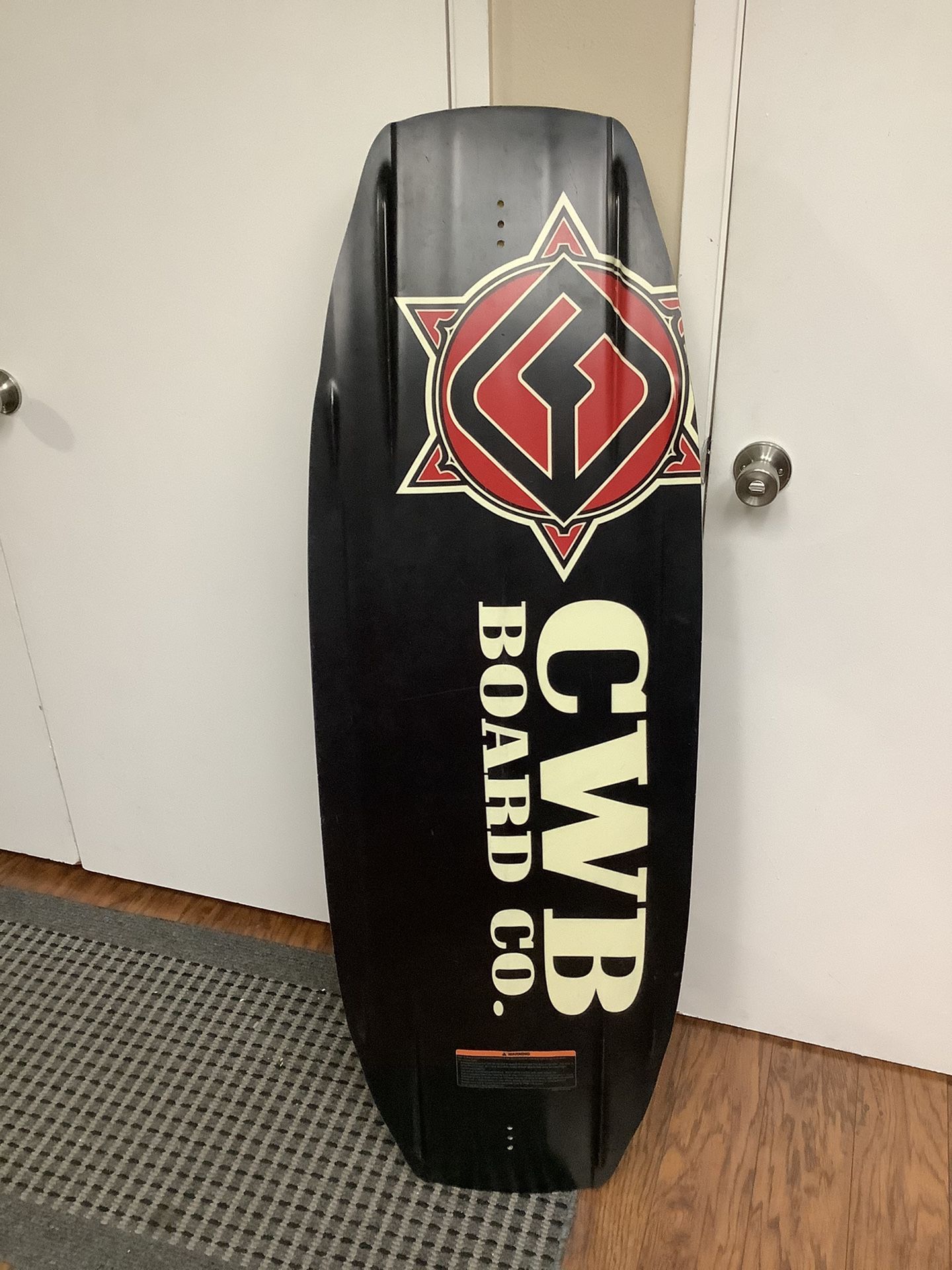 134 cwb Faze wakeboard men’s 5-8 cwb Toro bindings