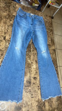 Distressed Flare Jeans Raw Hem