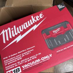 New Milwaukee M18 Wet/Dry Vacuum w/ Filter