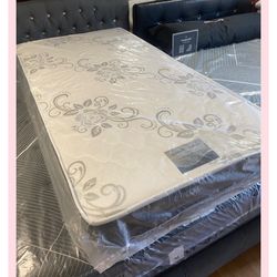 Twin size mattress/ Colchon