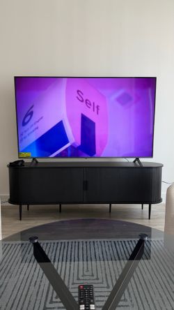 LG Smart Tv 75” & Console