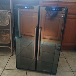 Wine Enthusiast  Mini Fridge