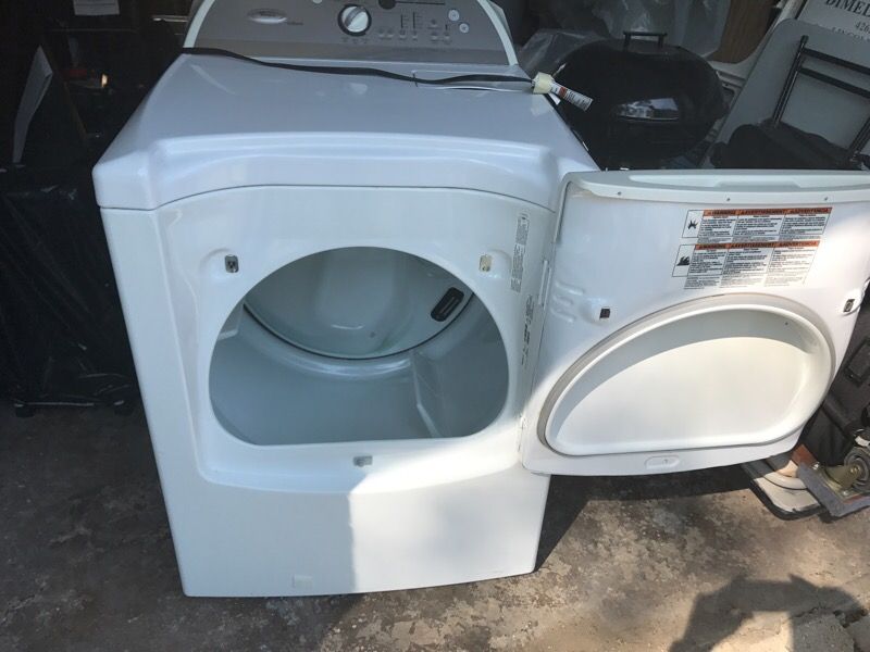 Whirlpool cabrio WGD6200SW2 gas dryer used (good condition)