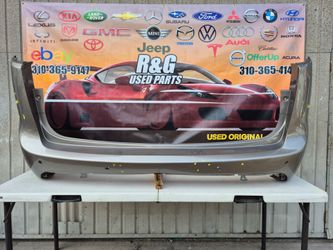 2017 2018 2019 2020 2021 2022 2023 2024 2025 CHRYSLER PACIFICA REAR BUMPER COVER ORIGINAL USED