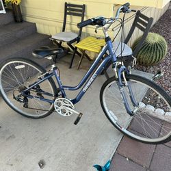 Diamondback Vital 2 Hybrid Bike