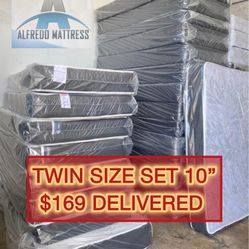 Full mattress with box spring (2pc set - new) 