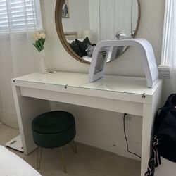 vanity table 